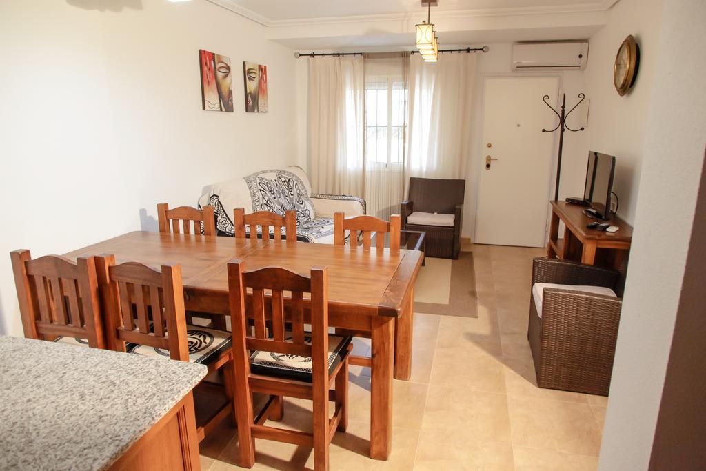 Apartment Altos De La Bahia X Torrevieja Habitación foto